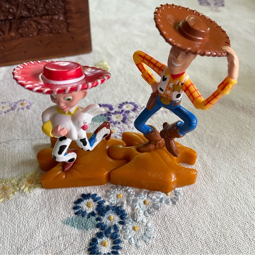 Vintage Disney Toy Story 2 McDonald's Happy Meal Interlocking Woody & Jessie 4" - Picture 10 of 11